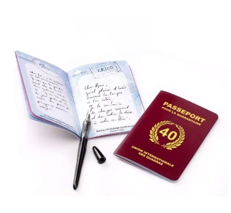 Idée cadeau insolite : Le “Passeport de la Quarantaine” – parfait pour les anniversaires 40 ans !