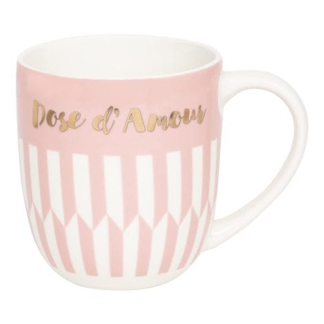 Mug en céramique “Dose d’amour” de DRAEGER PARIS, idéal pour offrir aux amis, en couple, amoureux, collègues, famille ou sur. Livré avec un coffret cadeau.