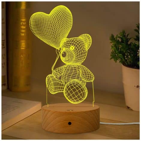 Lampe Ours 3D GEEKEO : une veilleuse romantique pour offrir à sa femme ou sa copine. Parfait pour la Saint-Valentin et les anniversaires d’enfants.