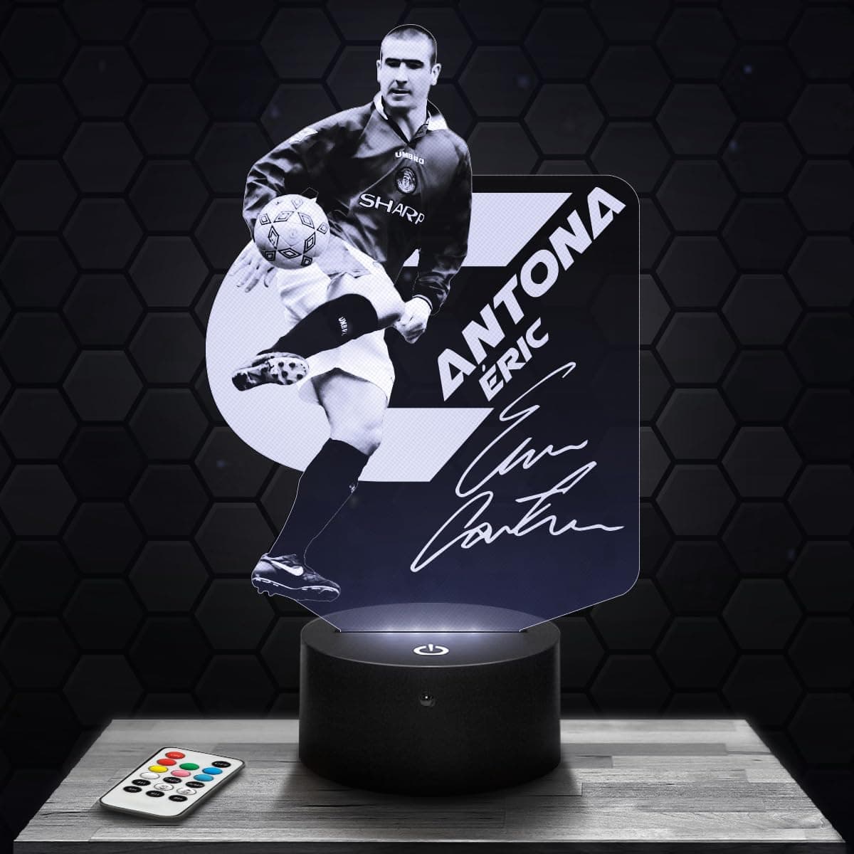 Lampe de chevet E.Cantona Football décoration Footballeur. Idée cadeau homme objet E.Cantona Football veilleuse adulte déco chambre. Idee cadeau noel homme original