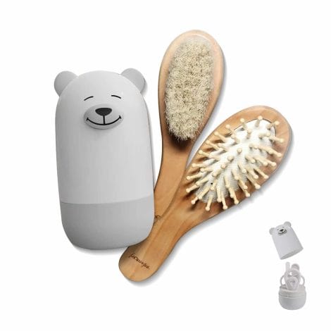 “Kit bébé 6 en 1: brosse et peigne en bois, ciseaux, lime à ongles et pince à épiler, emballage cadeau charmant.”