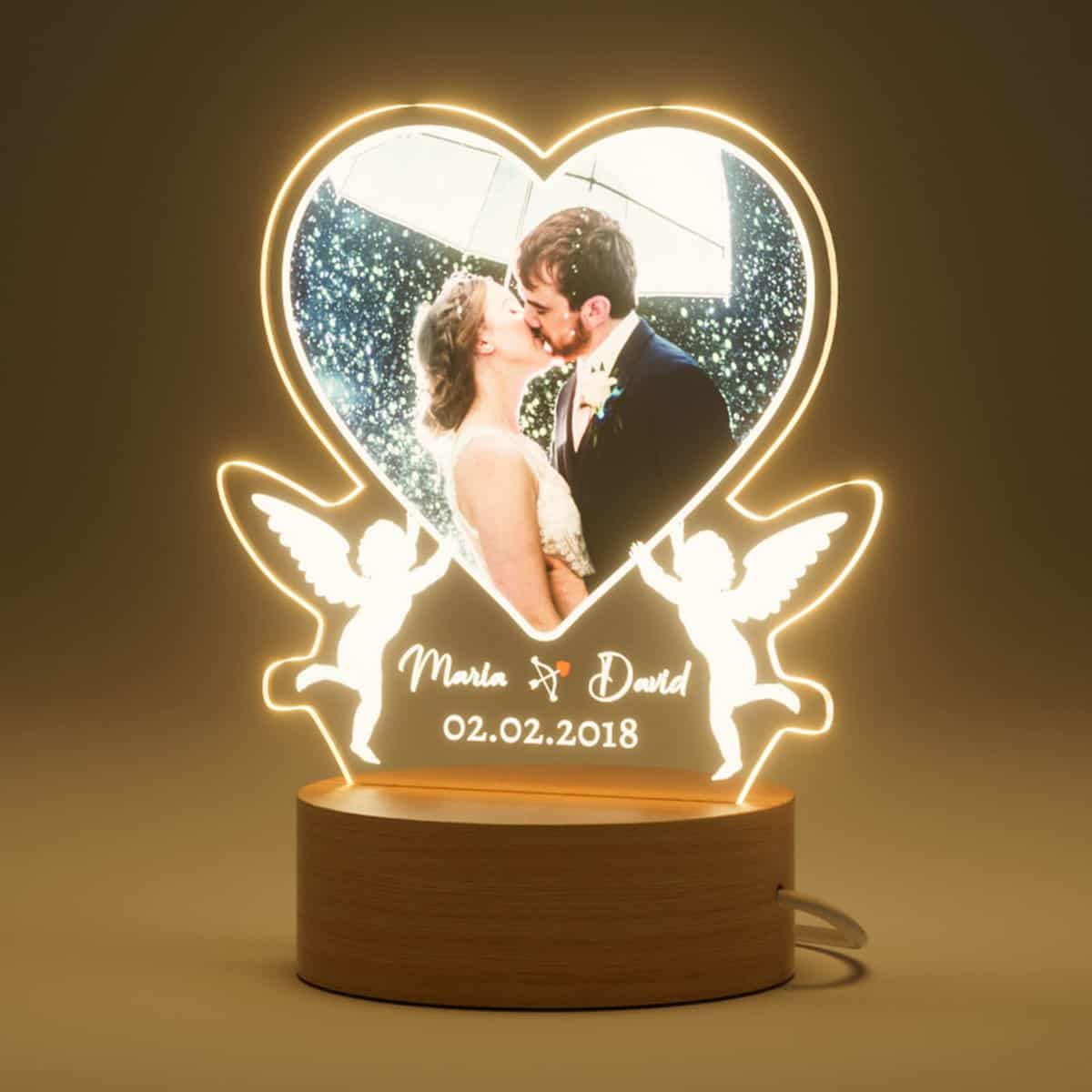 Bemaystar Cadeau Saint Valentin Homme Femme Couple - Lampe Personnalisée avec Photo, Veilleuse en Forme de Coeur, Cadeau Personnalisé, Cadre Coeur LED USB