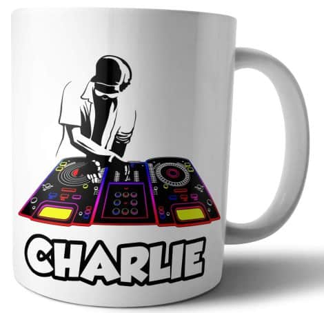 Tasse à café personnalisée avec DJ DNB Mixer pour un cadeau d’anniversaire, de Noël ou de Secret Santa.