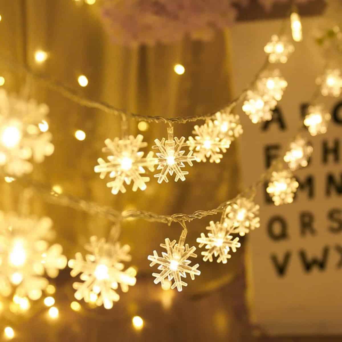 Guirlande lumineuse de flocon de neige, 6M 40 Pcs LED à piles fairy lights, Monochrom à deux modes et décoration brillante foudre pour,Noël Chambre Chambre intérieure et extérieure (blanc chaud)