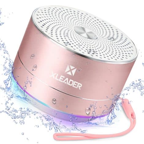 Xleader, une enceinte portable étanche IPX7 avec une amélioration Bluetooth et des basses personnalisées, en or rose.