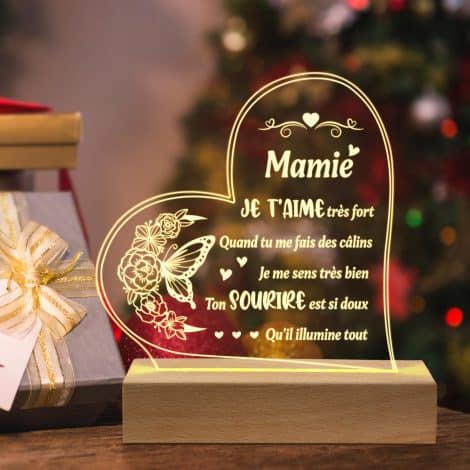 Veilleuse Acrylique Mamie Noël : cadeau parfait pour célébrer l’anniversaire ou la fête des mamies, ainsi que Noël et la Fête des Mères.