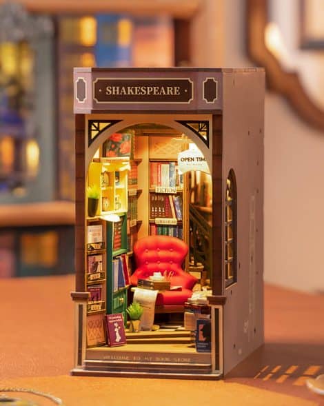 Kit Book Nook Rolife : Librairie de Shakespeare en Serre-Livre pour Décoration de Chambre, Cadeaux de Noël/Anniversaire. (TGB07)