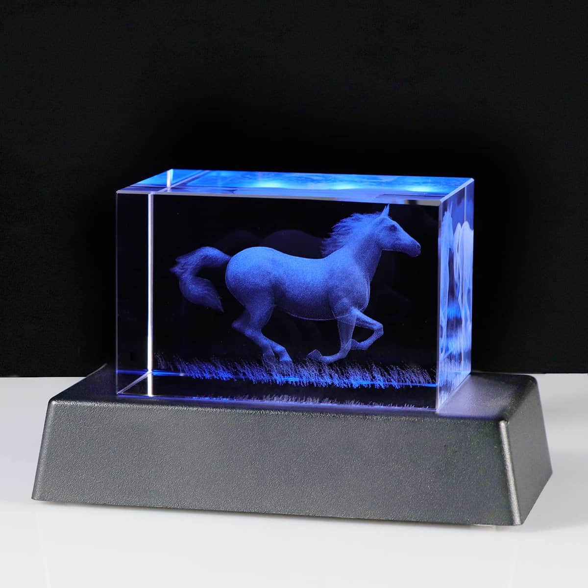 Figurine de cheval 3D en cristal gravé avec support LED - Cadeau d'anniversaire pour les amateurs de chevaux - Cadeau d'anniversaire pour femmes et filles