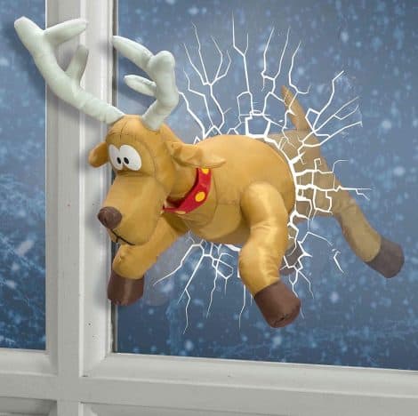 Décoration festive : Le renne de Noël animé Celebright, Rudolph donne des coups de pied à votre fenêtre !