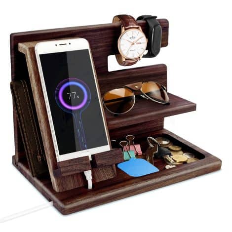 Cadeau pratique pour homme : un organiseur en bois avec porte-monnaie, support de montre et téléphone. Parfait pour Noël, anniversaire ou papa ! Cadeaux pour hommes et femmes.