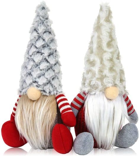 Ensemble de deux lanternes en peluche de Noël représentant des adorables gnome du Père Noël, parfaits pour décorer les cheminées pendant les fêtes.