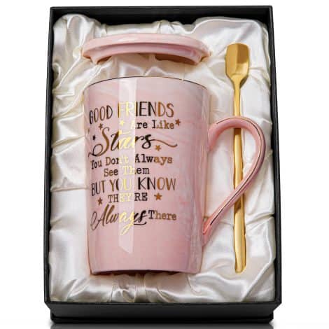 Idée cadeau pour femme : Tasse à café en céramique marbrée dans un coffret cadeau.