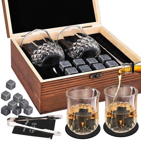 Ensemble de cadeaux Pierre à Whisky “GOLDGE” avec 8 pierres de refroidissement en granit noir poli, FDA-rapidité de refroidissement, 2 verres à Whisky, pincettes de barman & coffret en bois de luxe.