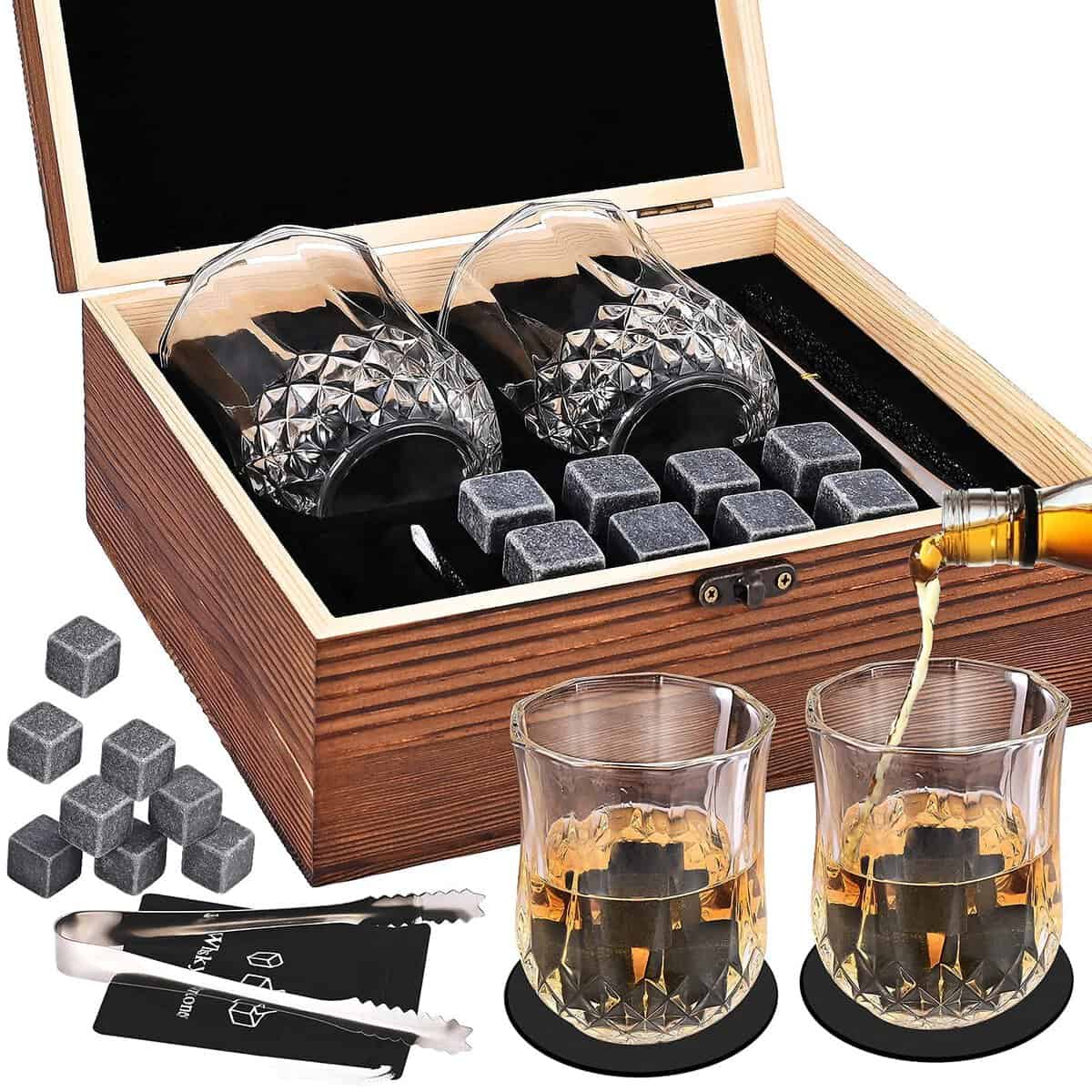 GOLDGE Ensemble de Cadeaux Pierre a Whisky, 8 Pierres de Refroidissement en Granit Noir Poli FDA-Vite Refroidissement, 2 Verres à Whisky & Pincettes de Barman & Deluxe Coffret en Bois