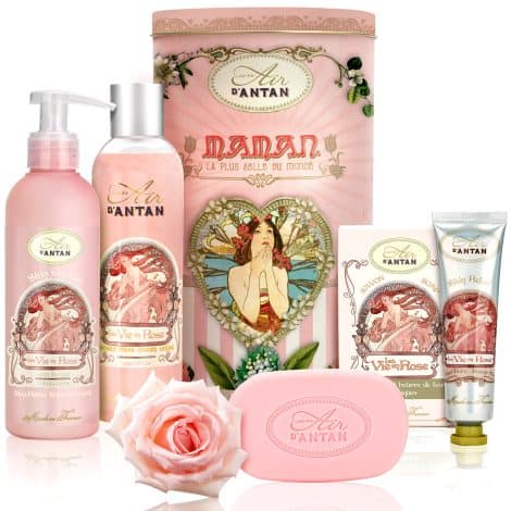 Coffret Beauté Maman: ensemble savons et produits pour le corps aux parfums de fleurs de cerisiers, fabrication française, idéal pour Noël.