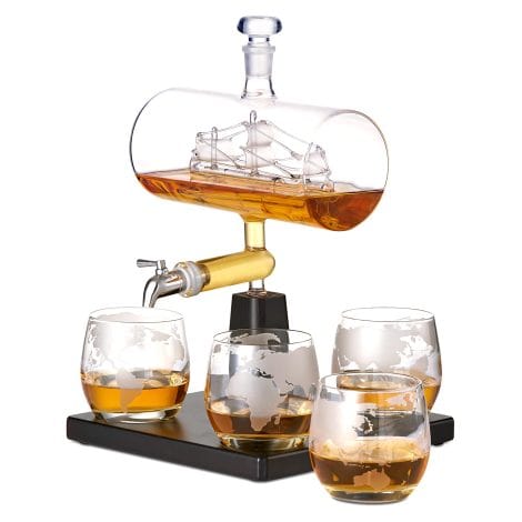 Chêne et Acier – Carafe à Whisky de Bateau (1000ml) avec Robinet en Inox & 4 Verres à Whisky (300ml) – Cadeau Homme Unique pour Anniversaire & Fête des Pères.