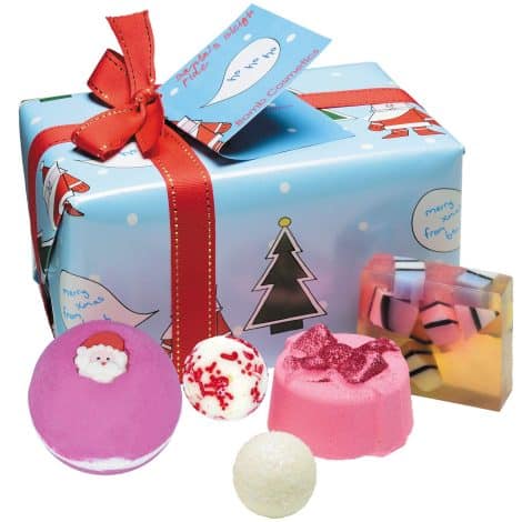 Coffret cadeau 5 pièces “Ballade dans le traîneau du Père Noël” par Bomb Cosmetics.