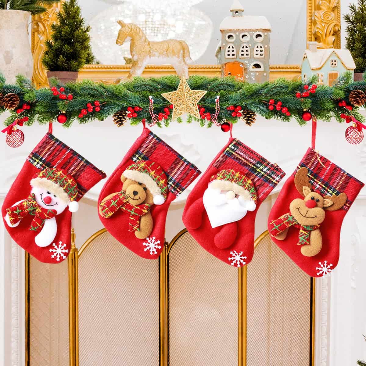 Lot de 4 Chaussette de Noel a Suspendre Personnalisé, Petite Chaussettes de Noël à Remplir Mini Bas de Noël pour Enfant, Chaussettes de Noël à Suspendre pour Décoration Sapin de Noel Cheminée Rouge