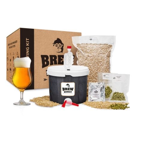 Kit de fabrication de bière Brew Monkey® Bière Triple pour homme, avec un taux d’alcool de 8,2%. Parfait pour un cadeau original de Noël.