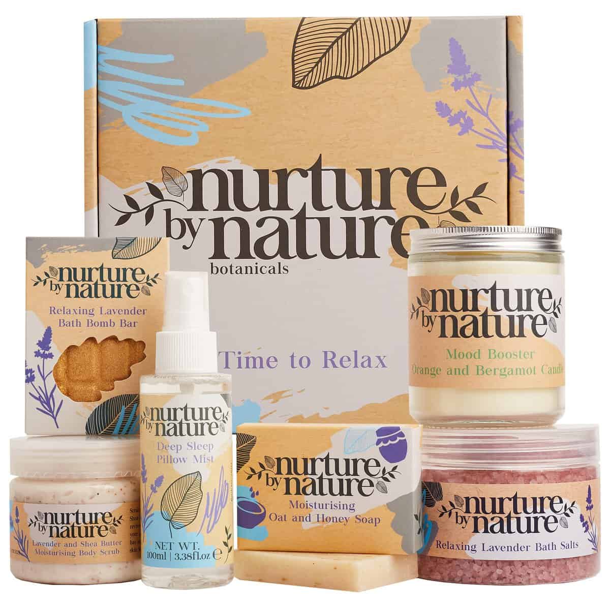 Nurture Nature Botanicals Nurture By Nature RELAXANT & CALME, Coffret cadeau spa Pamper, Brume d’oreiller, Sels de bain, Lavande, savon, bombe de bain, bougie, gommage corporel, Coffret cadeau pour femme