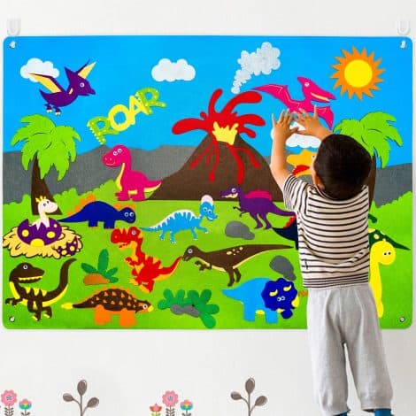 Ensemble de feutres WATINC avec 37 pièces pour raconter des histoires de dinosaures sur un tableau en flanelle. Kit de jeu éducatif, suspendu, pour l’apprentissage précoce. Cadeau d’anniversaire pour les tout-petits.