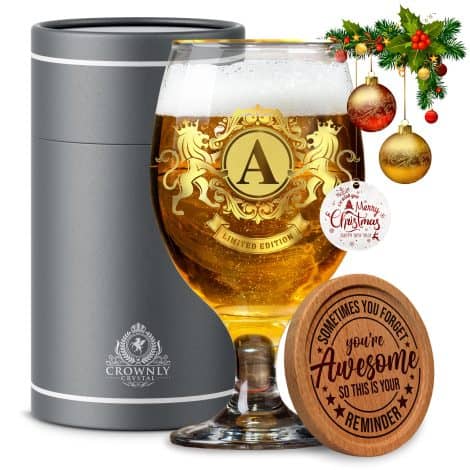 Verre à bière personnalisé CROWNLY CRYSTAL®, idéal pour un cadeau d’anniversaire ou de Noël pour homme.